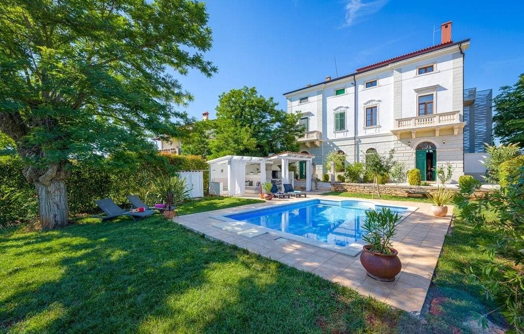 Foto 2 von 34: Historische Villa Vigneri mit großem Garten und Pool