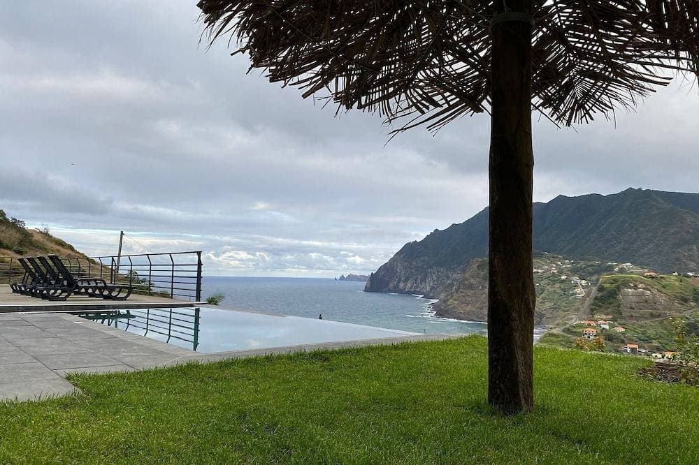 Discover the beauty of Penha D'Águia Villa 1
