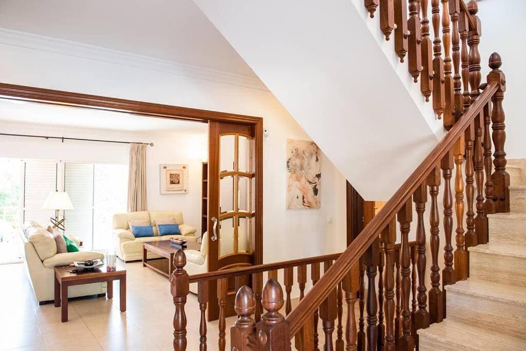 Foto 8 von 50: Villa für 8 Personen mit Garten