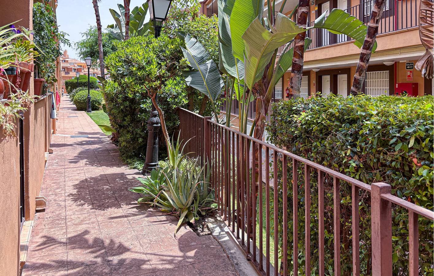 Foto 10 von 15: Gemütliche Ferienwohnung mit Pool, Terrasse und Strandzugang in der Nähe von La Duquesa