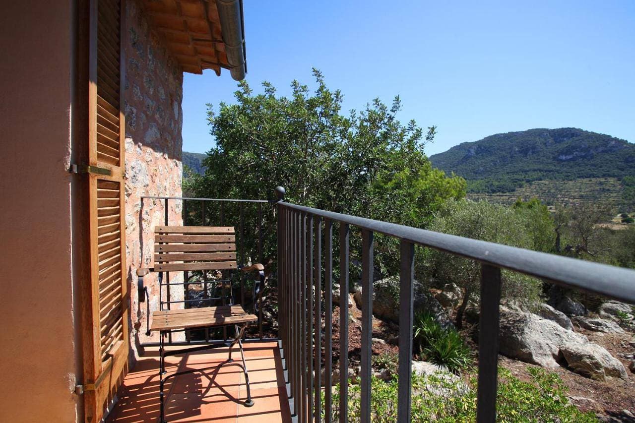 Foto 6 von 13: Double Room with Balcony