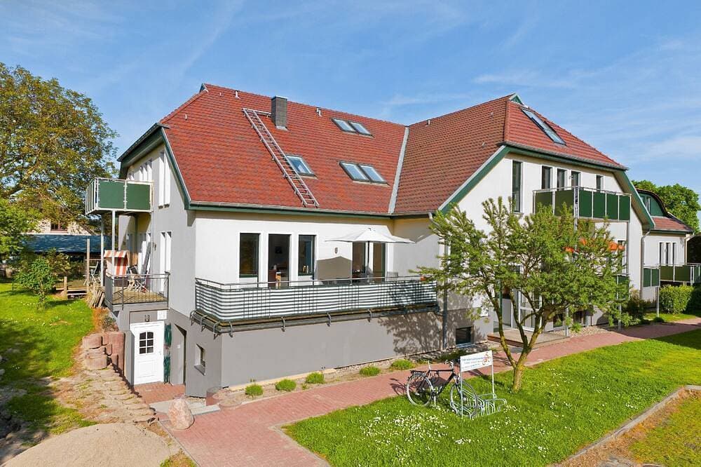 Foto 5 von 18: Ruhige Lage und mit Gartennutzung, nah am Meer - Höftresidenz FeWo 25