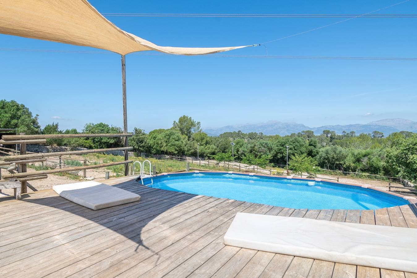 Foto 3 von 27: Ferienhaus 'Son Aloui' mit Bergblick, Gemeinschaftspool und WLAN