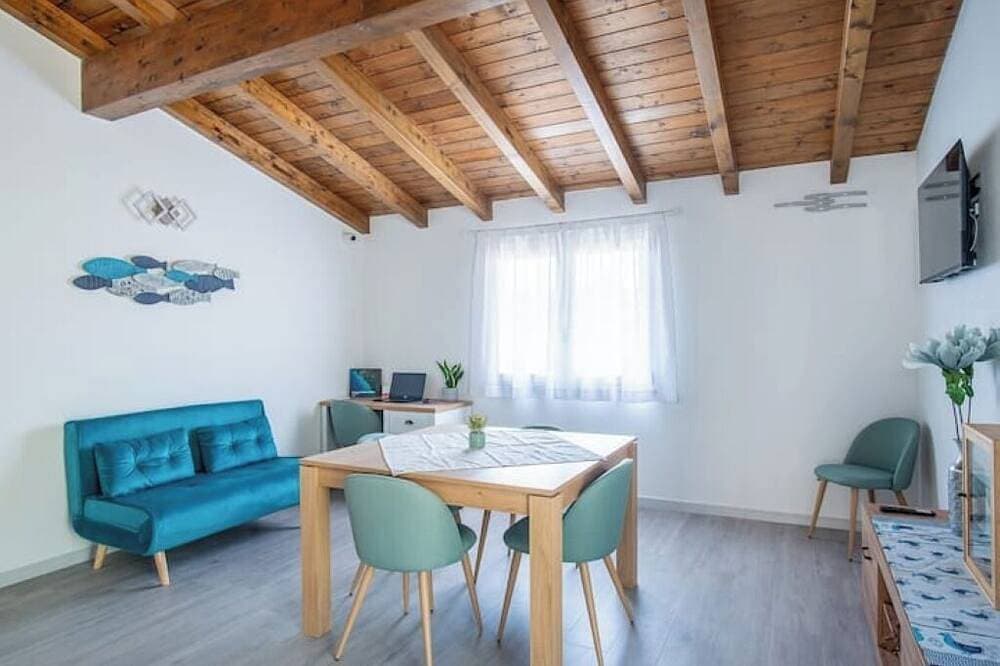 Foto 11 von 13: Comfortable room with private balcony and view