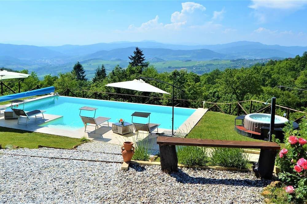 Toskanische Villa mit Infinity-Salzpool und beheiztem Whirlpool mit atemberaubender Aussicht 1