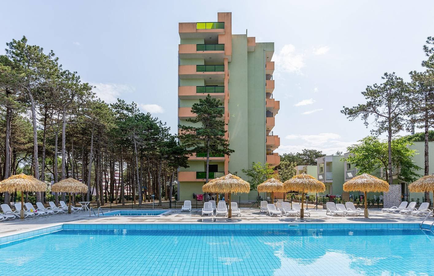 Foto 8 von 21: Apartment am Strand mit Pool, AC, Terrasse und Parkplatz