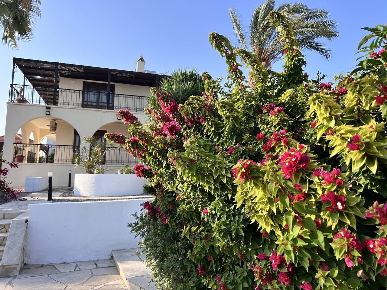 Foto 10 von 25: Charmante Erimi Villa mit privatem Pool und Gartenblick