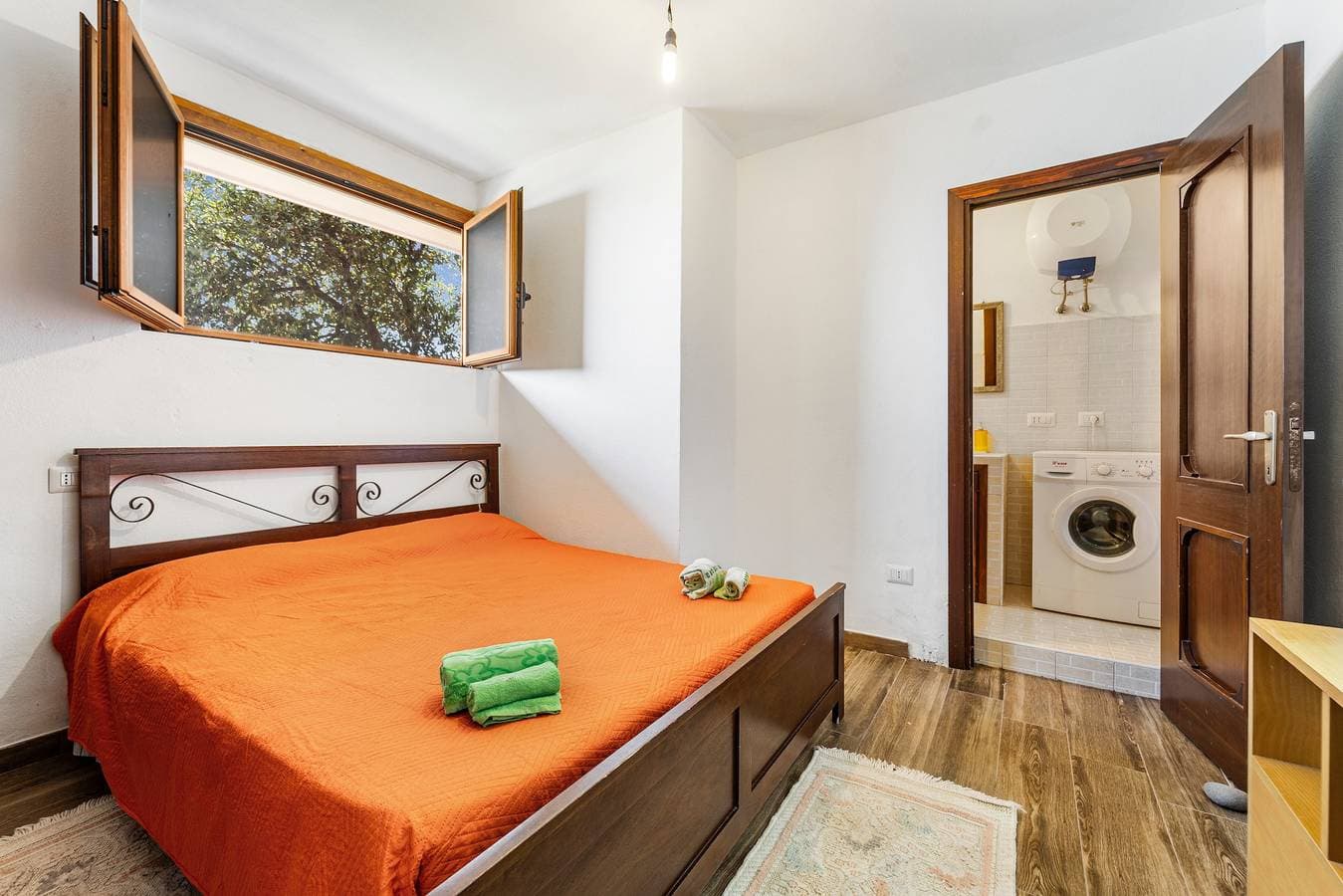 Foto 9 von 22: Ferienhaus 'Aventino Gutturu' mit Meerblick, privater Terrasse und Garten