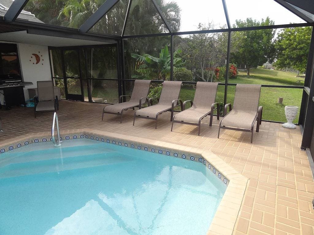 Foto 11 von 28: Villa Carina - Gulf Access Canal Haus mit Solar & elektrisch beheizbarer Pool