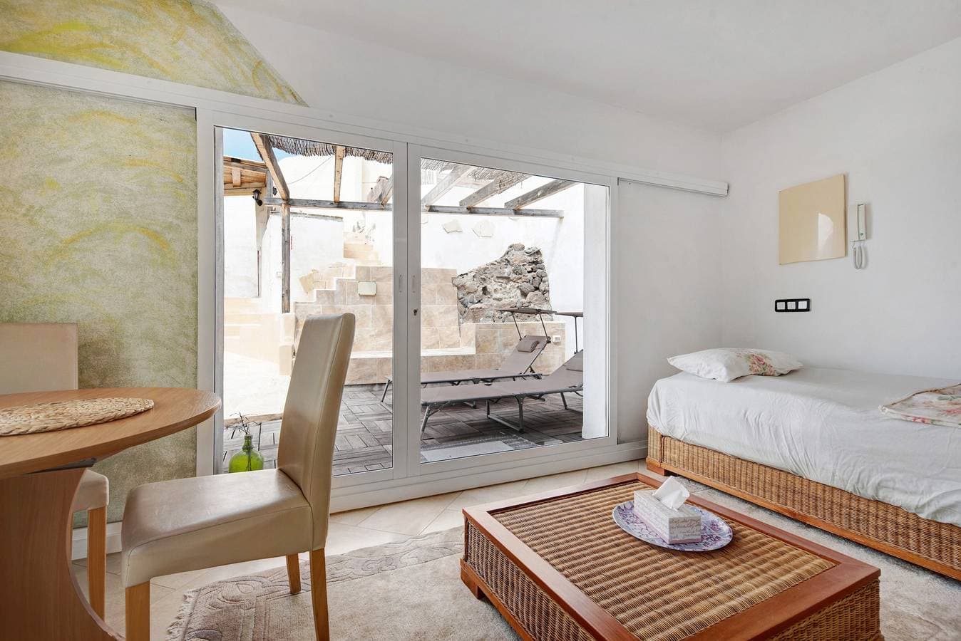 Foto 11 von 29: Haustierfreundliches Ferienloft Doa mit Meerblick, WLAN und Terrasse