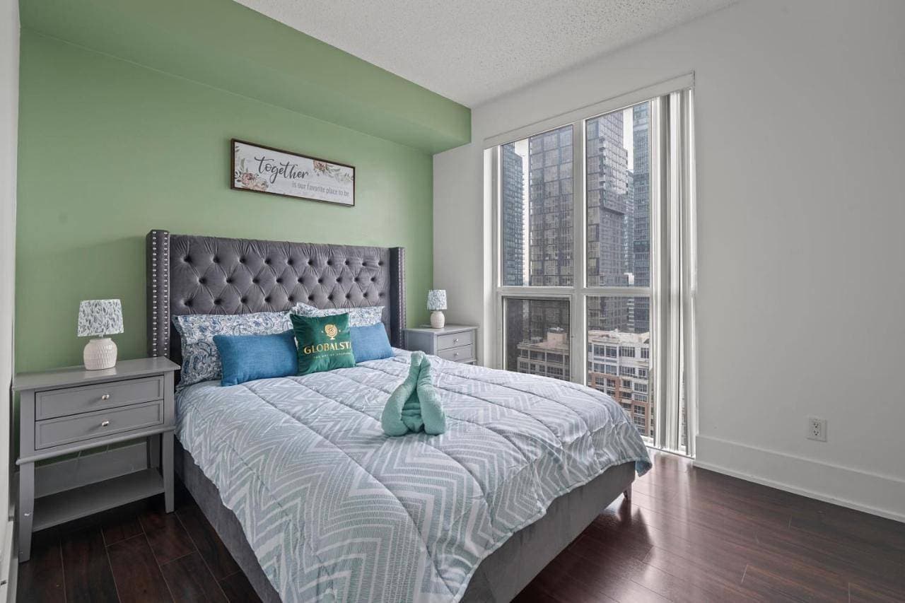 Elegant 1 Bedroom in Downtown Toronto 1