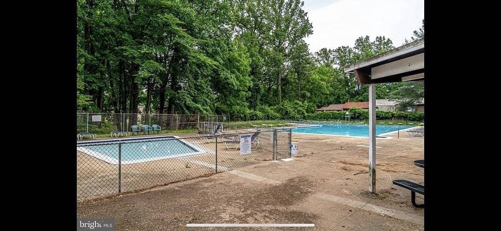 Foto 7 von 22: Quiet, Remodeled 1Br/1Ba Condo in Annandale, Va w/pool near Dc