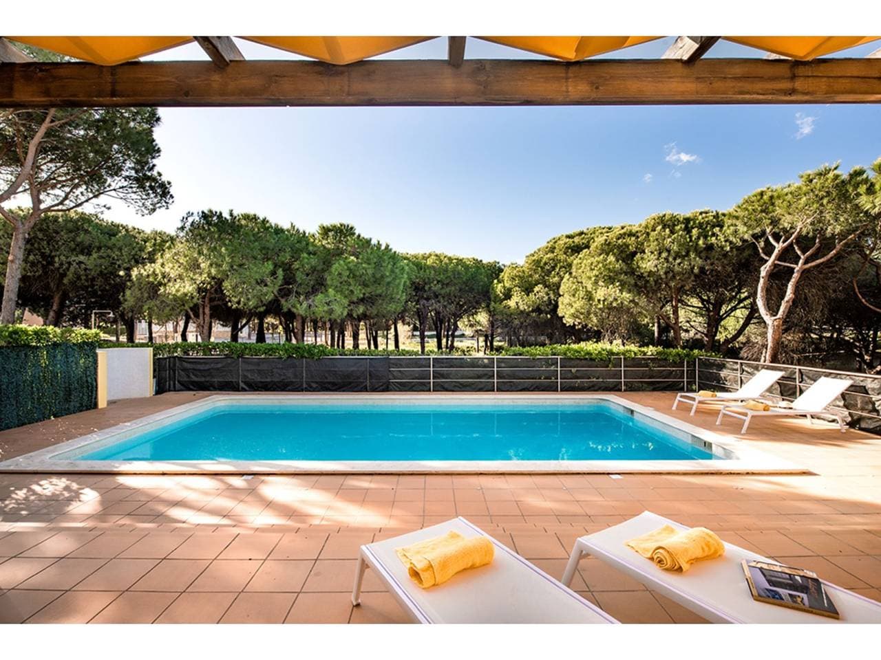 Foto 4 von 32: Große Villa mit privatem Pool nur wenige Gehminuten vom Strand entfernt