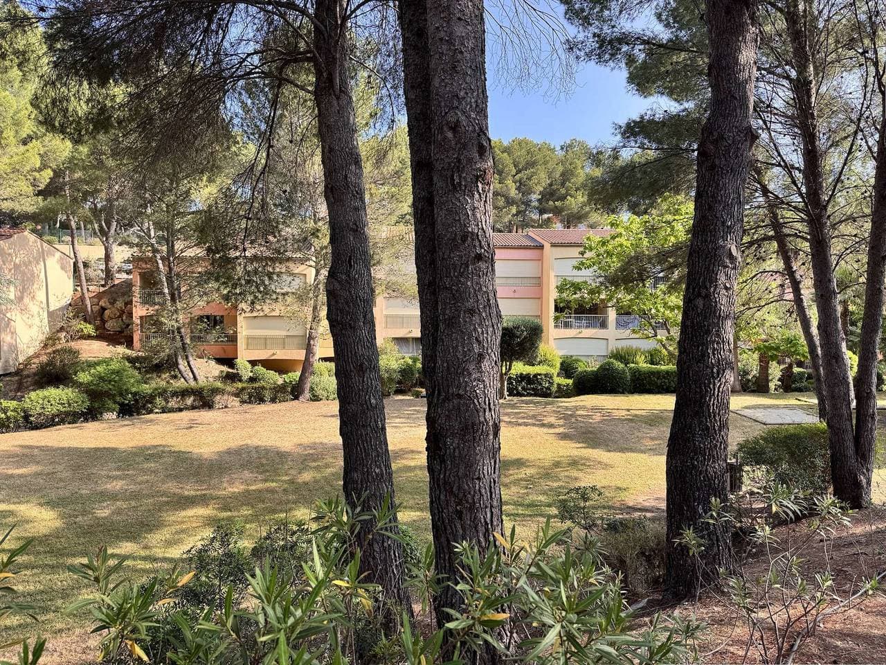 Foto 11 von 15: Ruhiges Studio mit Pool in Sanary-sur-Mer