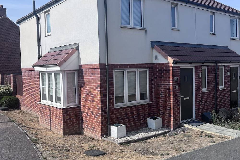 Extraordinary Tranquil Rochester perfect for Contractors | Free Parking X 2 1