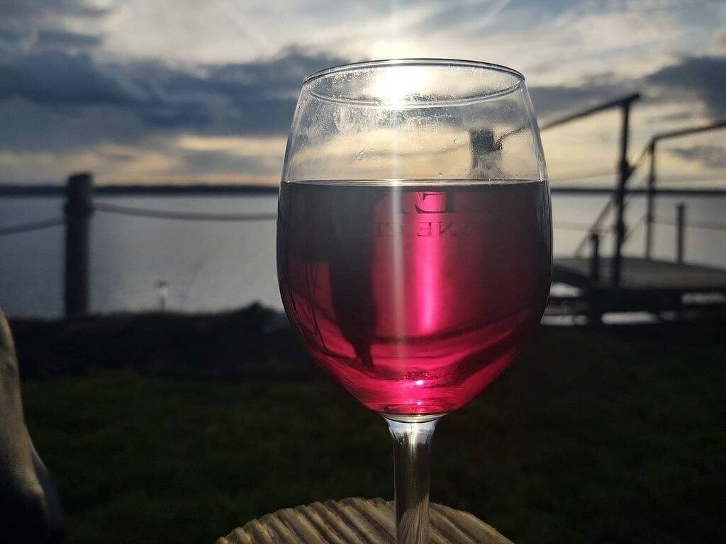 Taste of Serenity Wine Trl, Sunsets, Private Beach/Dock/Romantic views! 1