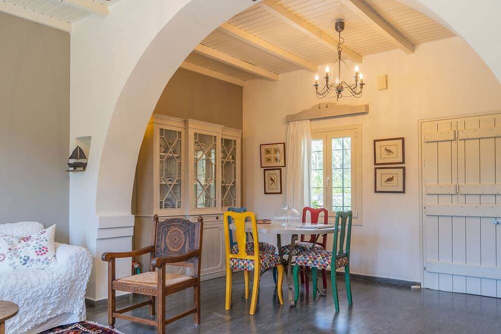 Foto 11 von 30: Charming Cretan House, Bougainvillea