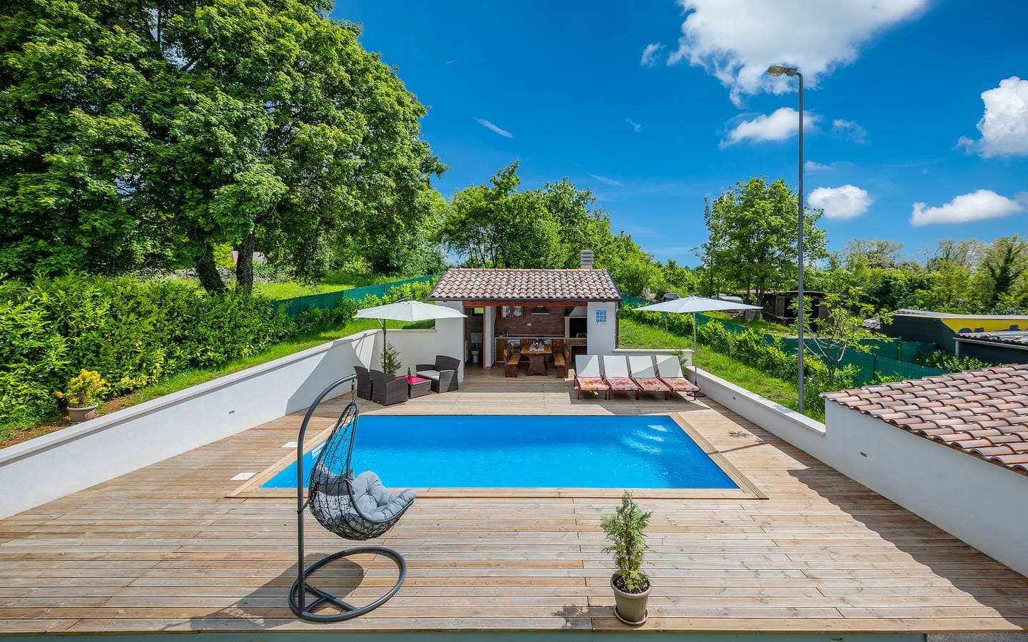 Foto 4 von 27: Sonnige Villa mit Privatpool, Jacuzzi, Ping-Pong, Spielplatz, Babybett
