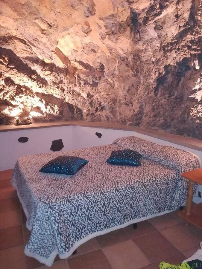 CASA CUEVA y CASITA RURAL EL PERUCHO 1