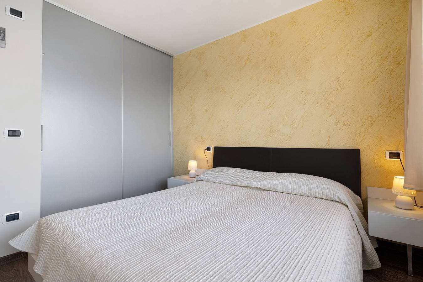 Foto 13 von 36: Ferienwohnung 'Bianca' mit Seeblick, Wi-Fi und Klimaanlage