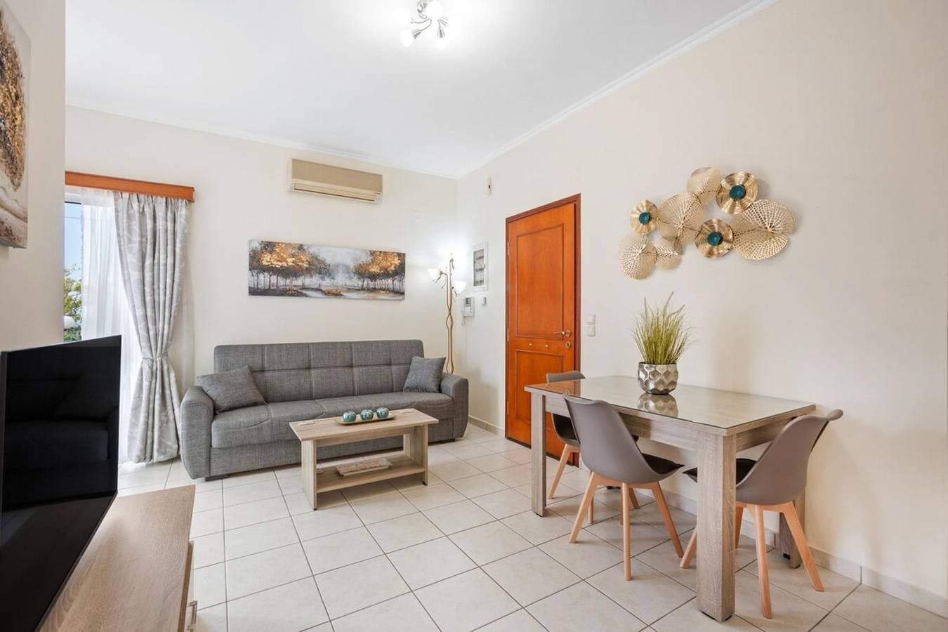 Foto 3 von 15: Ferienwohnung für 4 Personen mit Terrasse