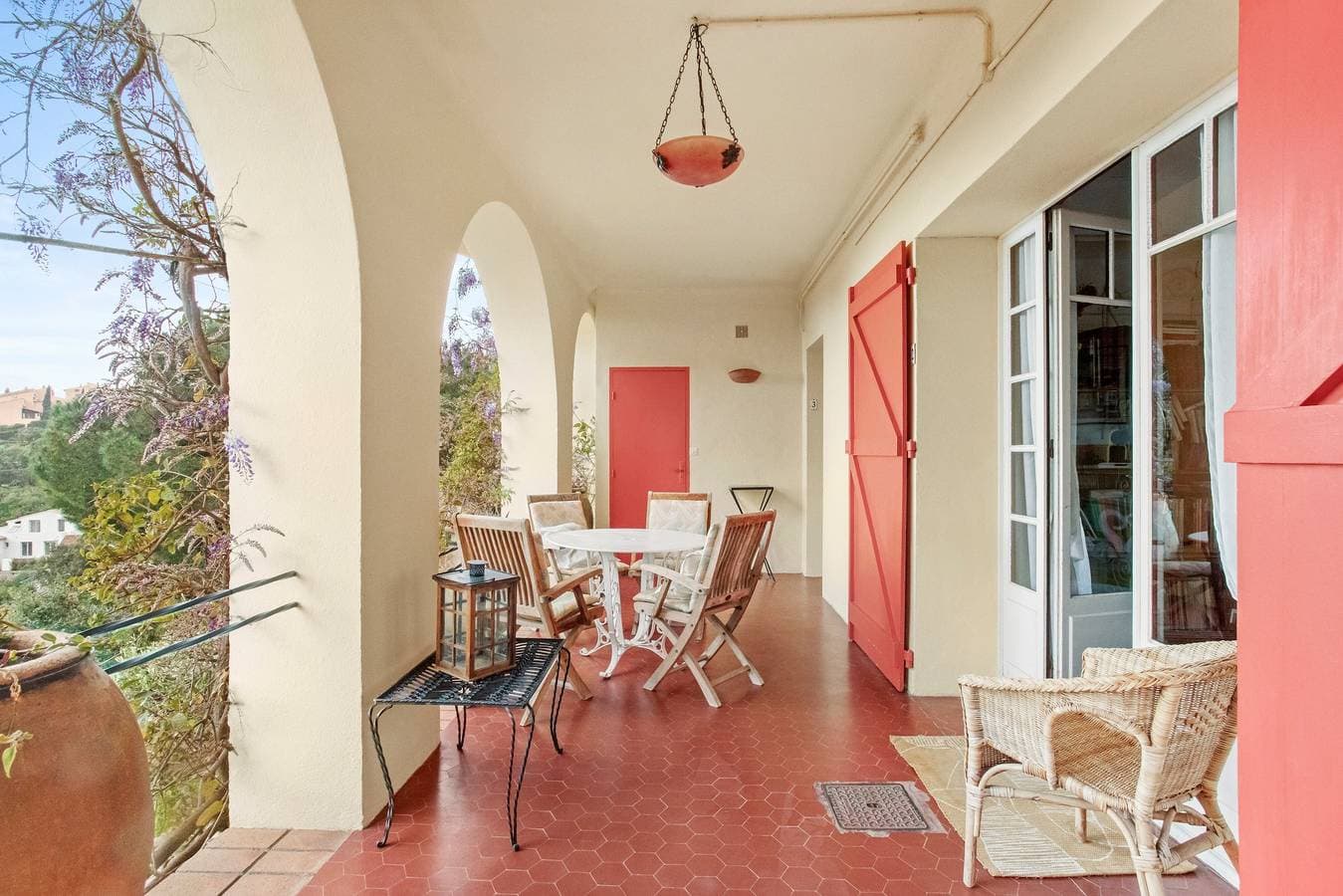 Foto 8 von 31: Bed & Breakfast 'Chambre Canisses' mit Meerblick, Gemeinschaftspool und WLAN