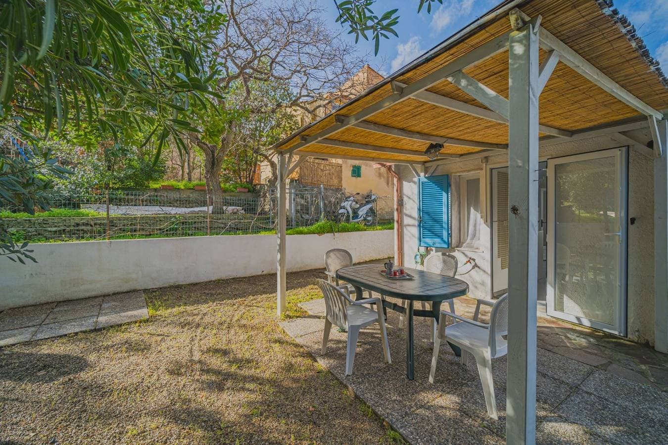 Foto 8 von 31: Ferienwohnung für 4 Personen mit Terrasse