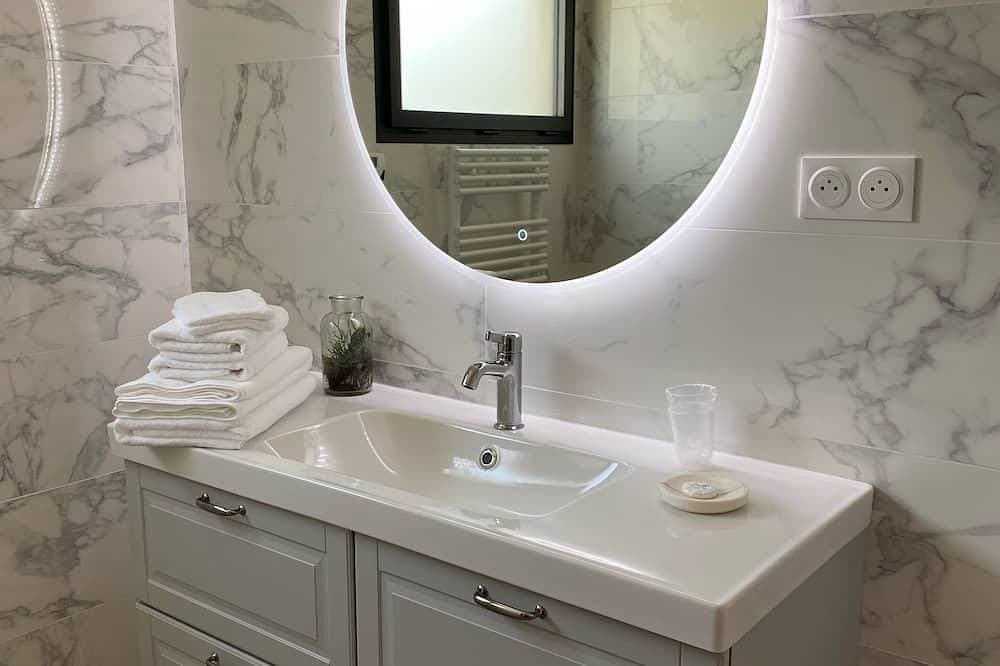 Foto 8 von 30: Direkt am Wasser gelegene Villa mit direktem Zugang zum Strand