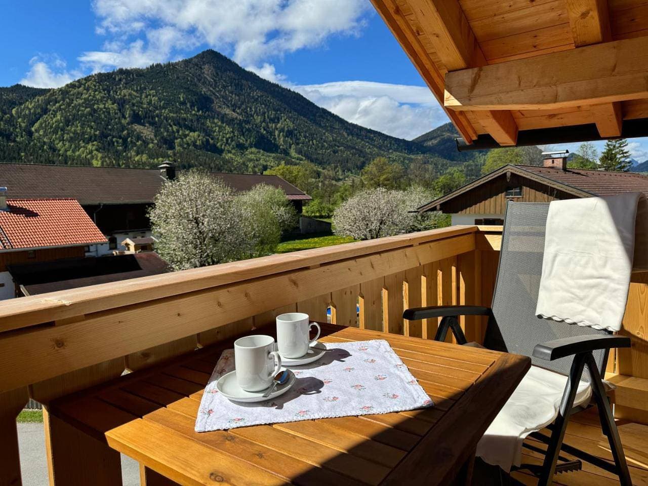 Foto 13 von 18: One-Bedroom Apartment with Balcony and Mountain View