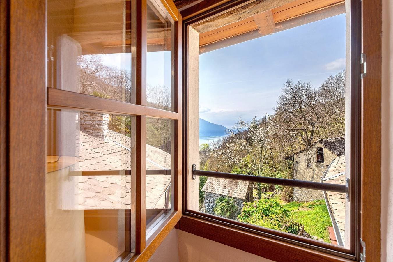Foto 11 von 44: Ferienwohnung 'La Torretta Di Mozzola' mit Seeblick, privater Terrasse und WLAN