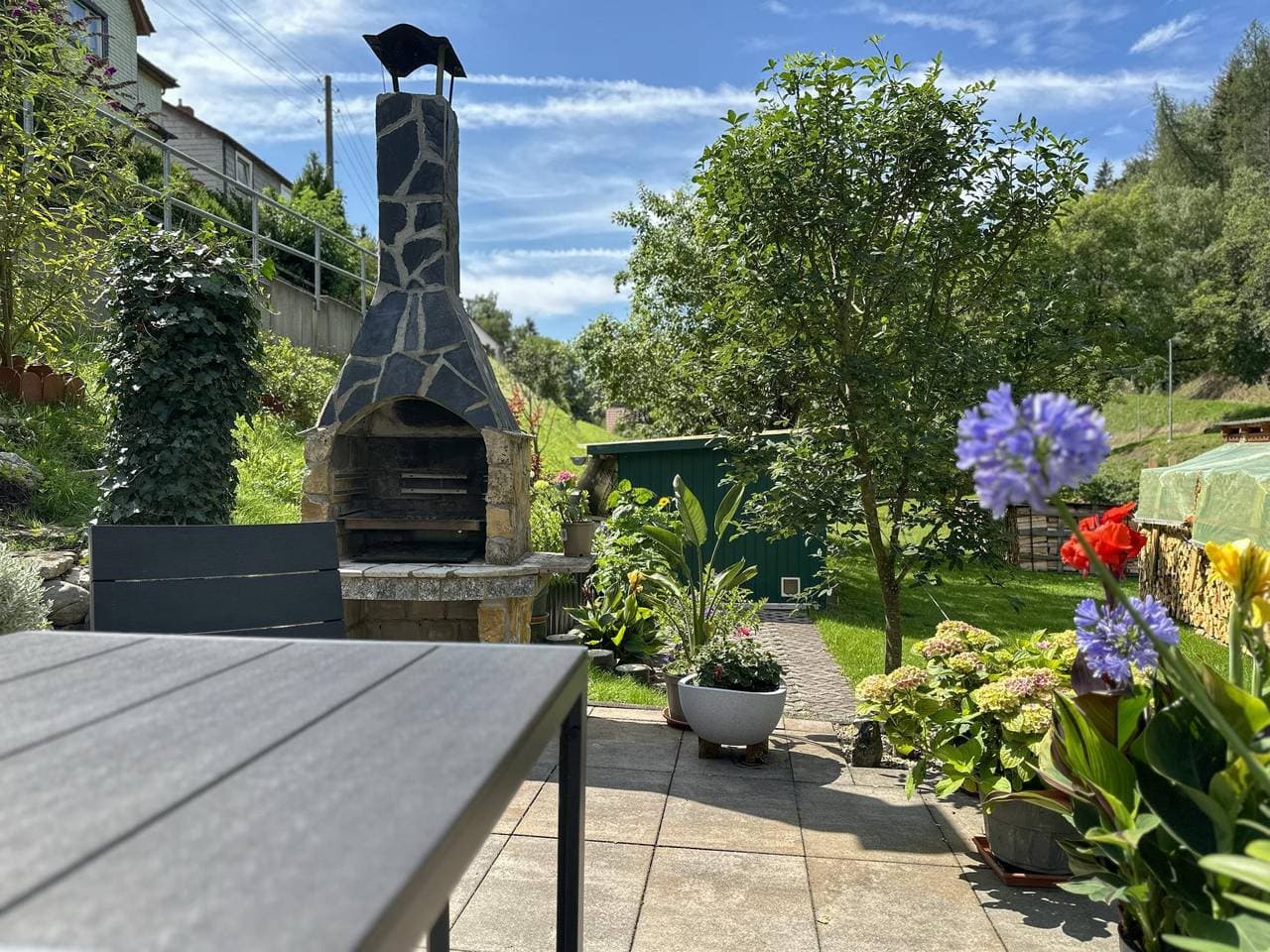 Foto 3 von 23: Ferienhaus mit Balkon & Garten im Thüringer Wald