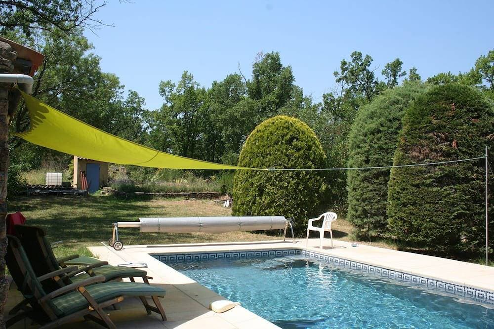 Les Rochers - Spacious woodland gite with heated pool 1
