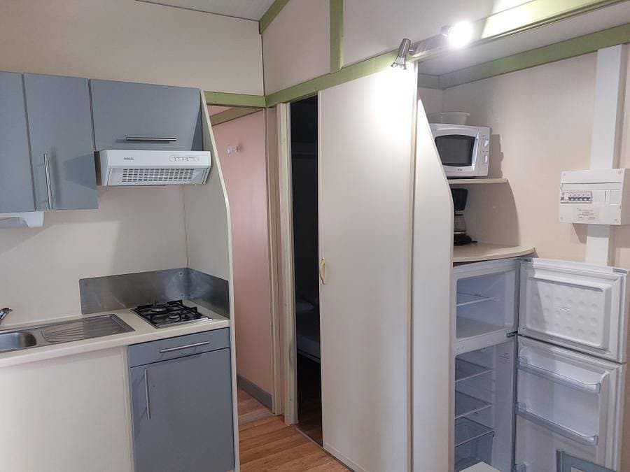 Foto 11 von 48: Camping des Sources - Chalet 4 personen - Némo 20 m²