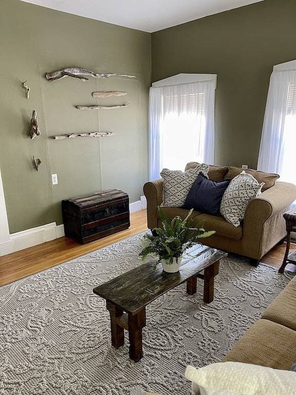 Foto 4 von 21: Close to Acadia and a short walk to downtown Ellsworth's restaurants and trails.