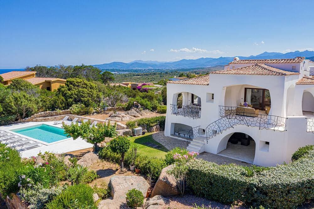 Villa Adele, sea view, pool, 700 meters from the beach 1