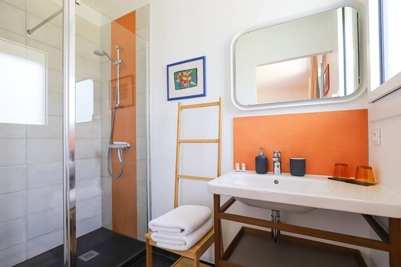 Foto 9 von 13: Gästezimmer 'Txori Etxea - Chambre Orange' mit Pool, Terrasse, Frühstück