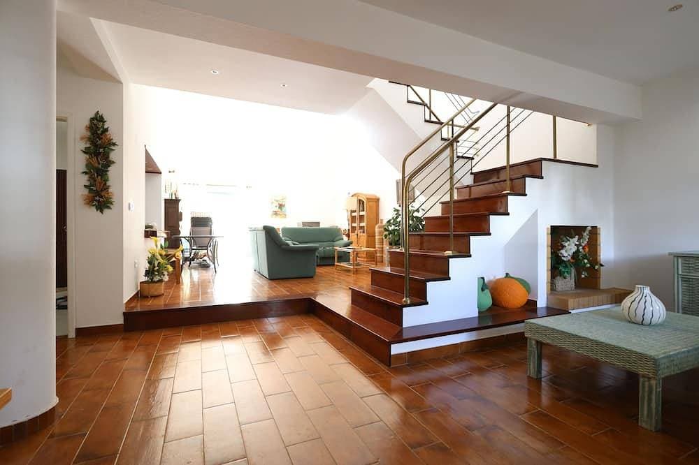 Foto 11 von 30: Charming 3 bedroom, 3 bathroom Villa, only 450m from the beach - 163730/Al