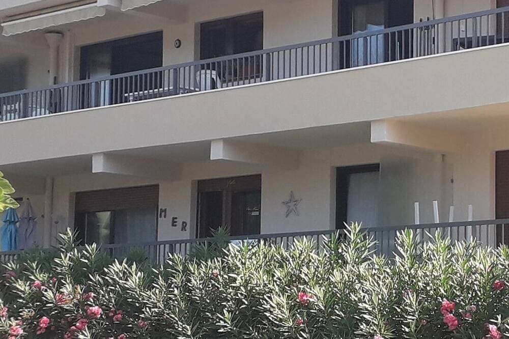 Foto 13 von 30: Promo Les Sablettes Mar Vivo 50 m Strand, Terrasse, Parkplatz