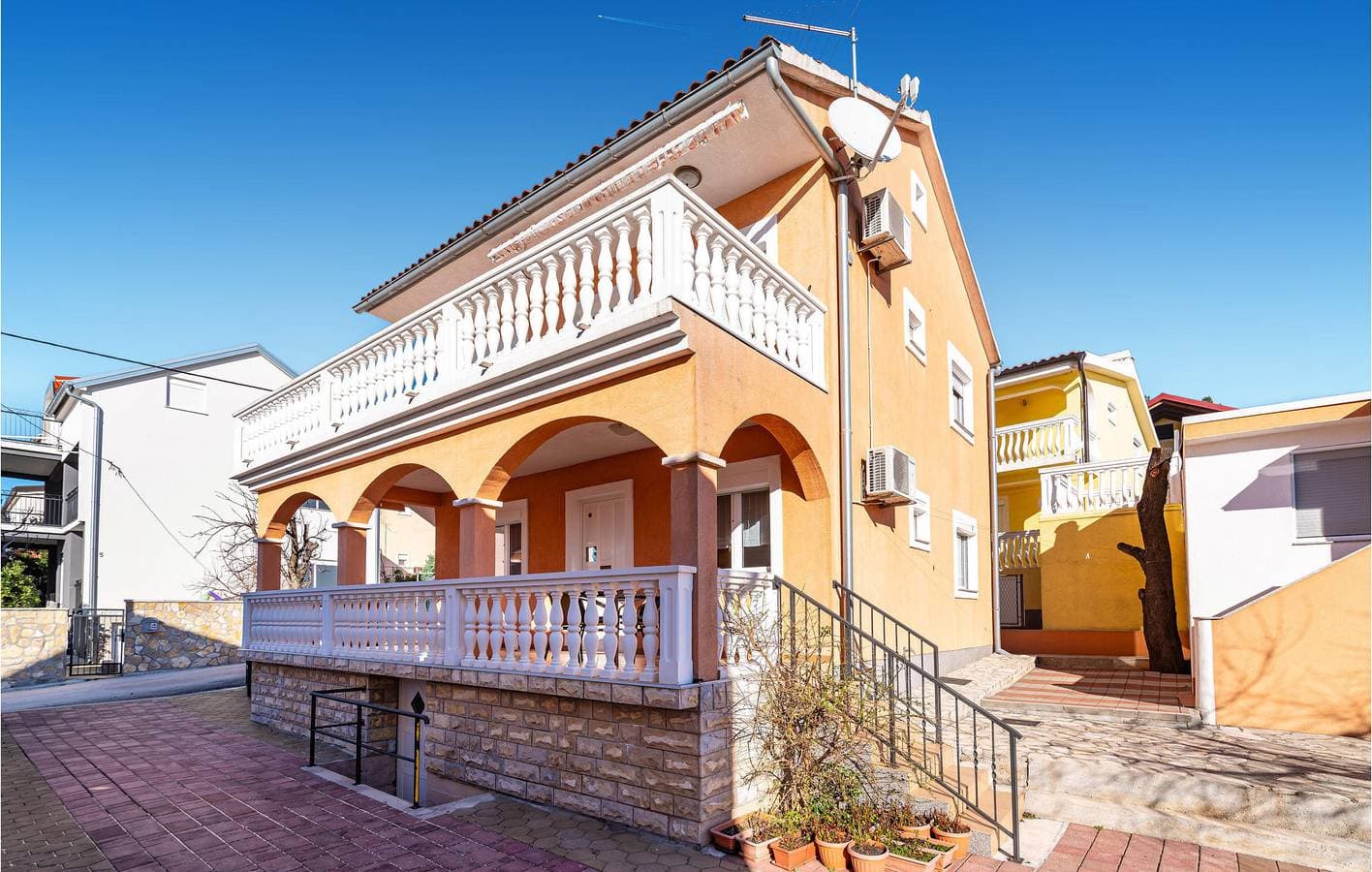Foto 6 von 26: Urlaub am Meer: Luftiges Apartment mit Meerblick und moderner Ausstattung