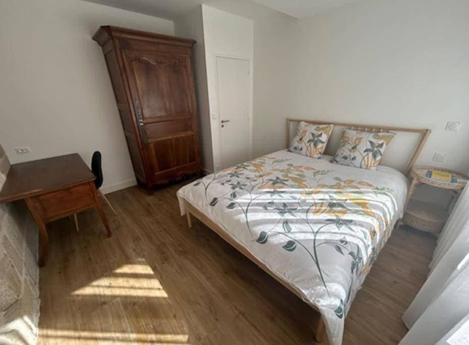 Foto 2 von 13: Three-Bedroom Apartment with Harbour View