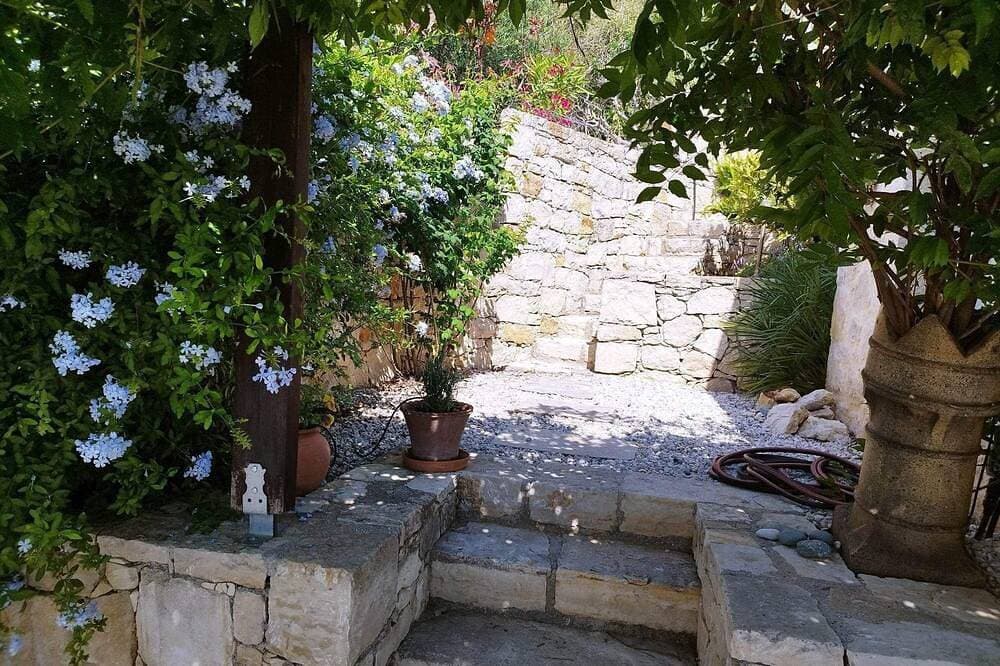 Foto 10 von 30: Große private Wohnung in einem traditionellen griechischen Dorf mit herrlichem Blick.
