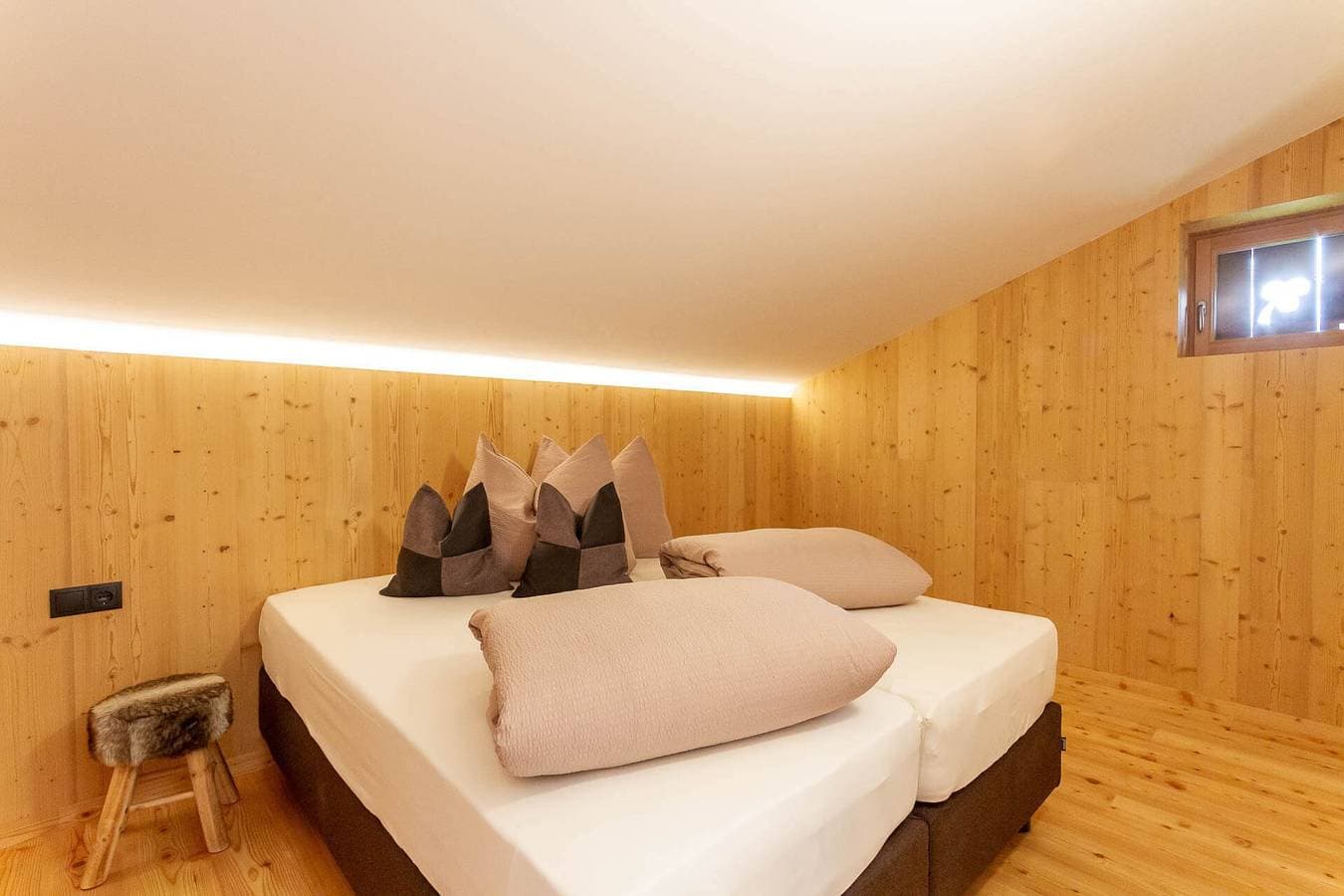 Foto 5 von 13: Ferienwohnung "Daimlhof Ferienwohnung Lärchenzweig" mit Bergblick, Garten, Balkon und WLAN