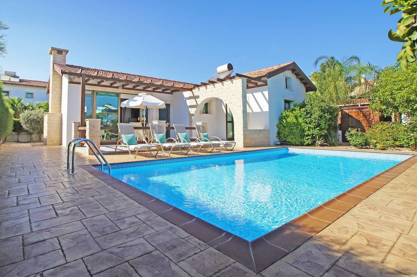 Villa 1