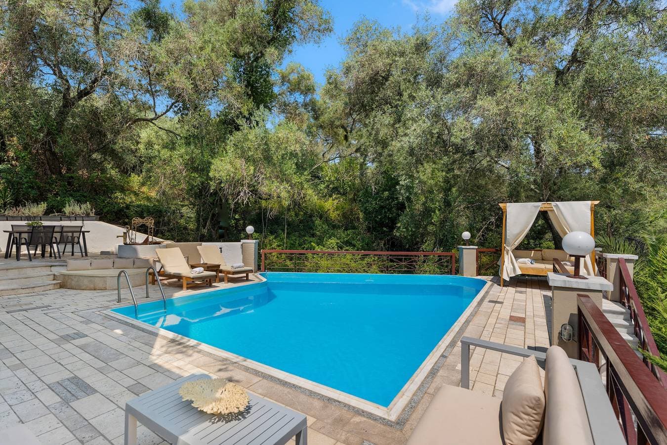 Foto 7 von 42: Apartment 'Doliva Studio' mit privatem Pool, Bergblick, WLAN und Klimaanlage