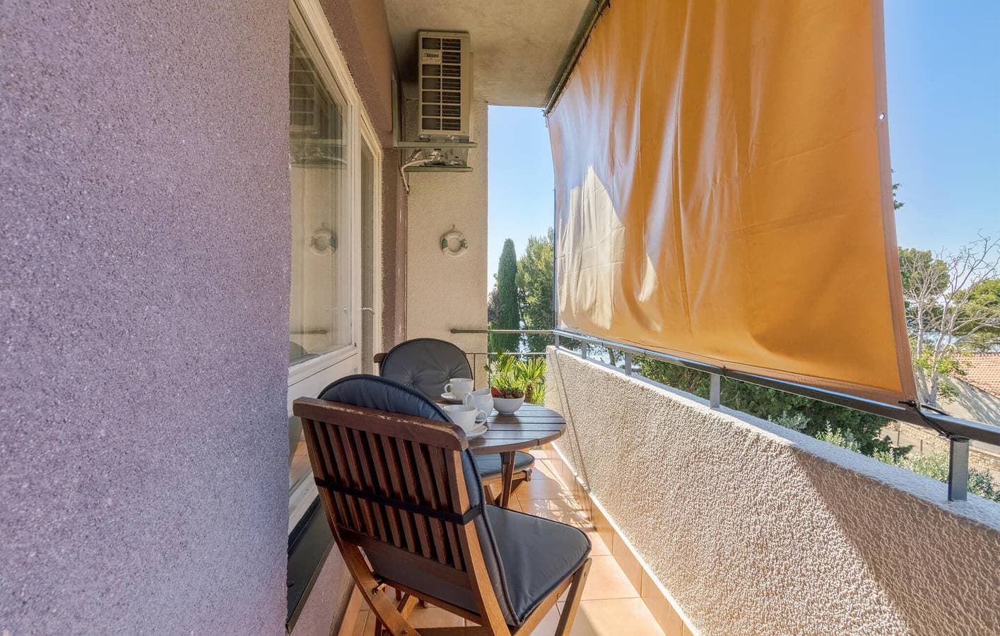 Foto 11 von 34: Gemütliche Ferienwohnung mit Meerblick in der Nähe von Fast-Food-Restaurants und 2 km von der Küste entfernt