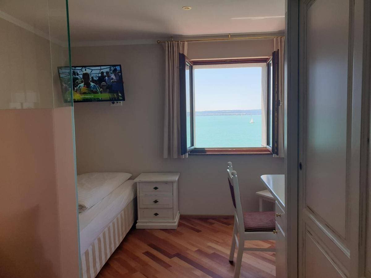 Foto 5 von 11: Double Room with Balcony and Sea View