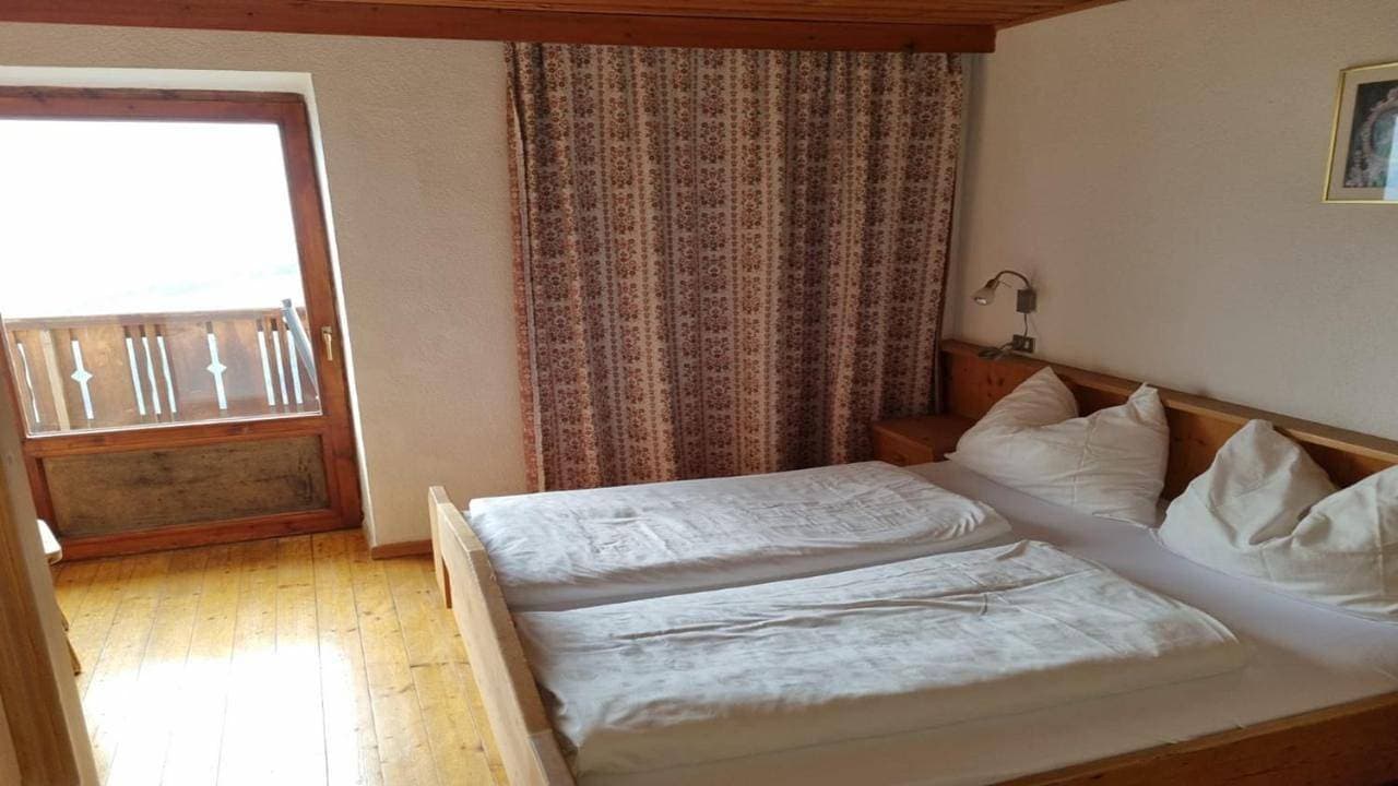 Foto 3 von 14: Double Room with Balcony