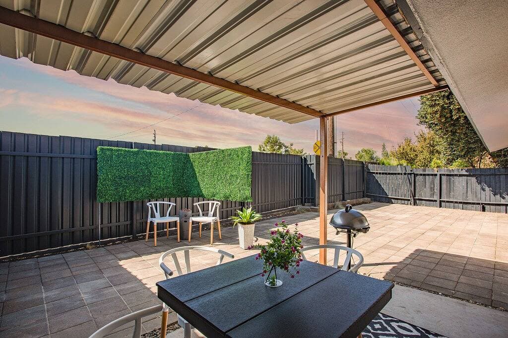 Stylish♡ fully renovated 1.5 hr from Yosemite 1
