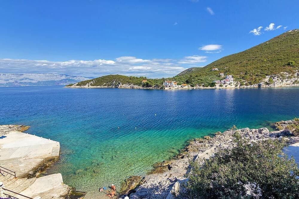 Foto 9 von 15: Studio Appartement am Strand Bucht Pokrivenik, Hvar