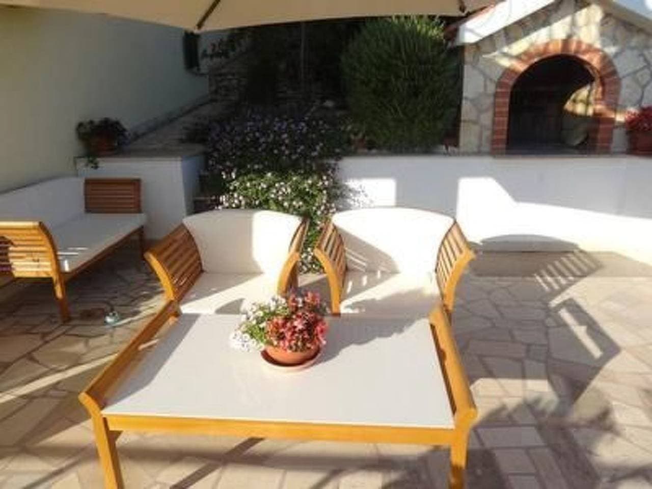 Foto 2 von 32: Trogir Yellow House A1